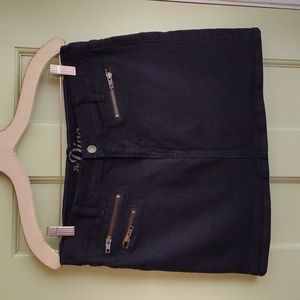 Women's Old Navy The Diva denim size 8 black zipper detail skirt